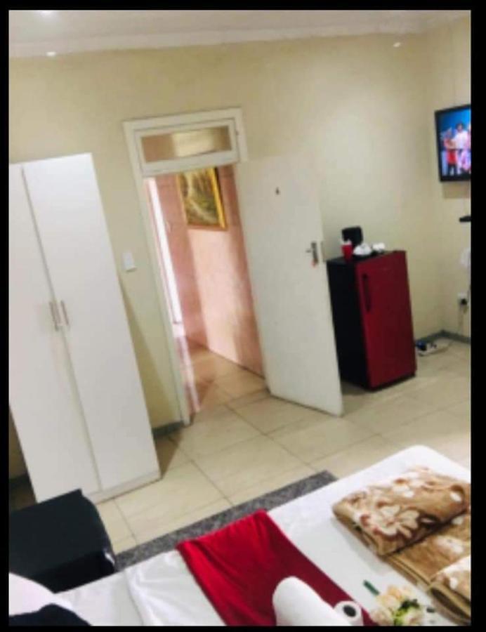 ורייניחן Starpoint Guest House מראה חיצוני תמונה